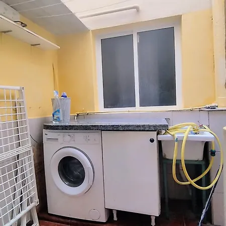 Casa Canaria Shared House * אל מדאנו